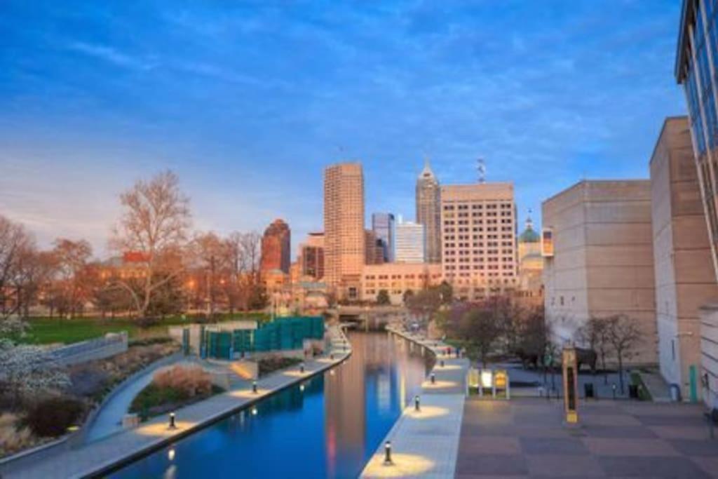 Free Parking! Downtown King Suite Lucas Oil- Conv Center Skywalk#1 Indianapolis Exteriér fotografie